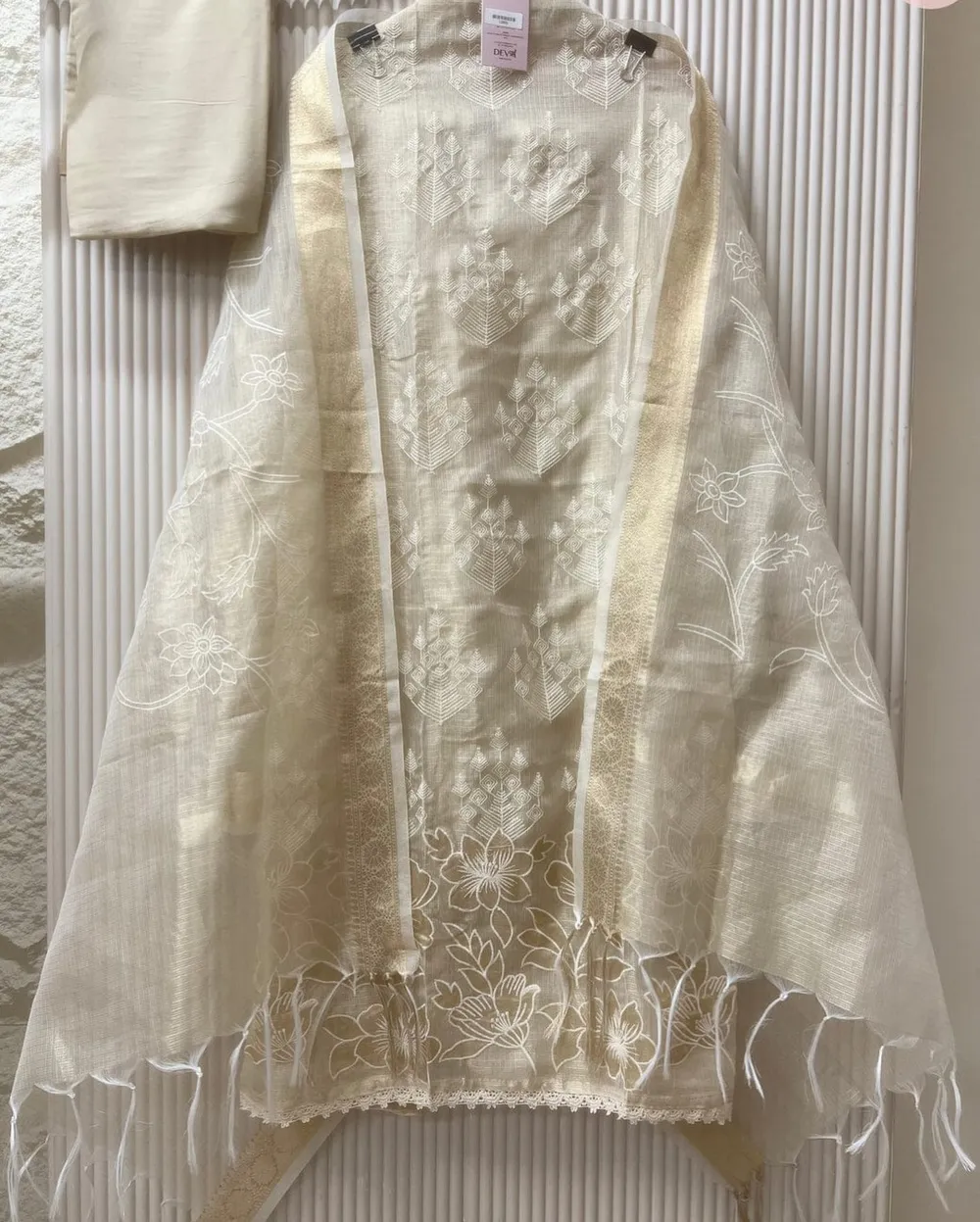 Mul Chanderi Embroidered Unstitched Suit